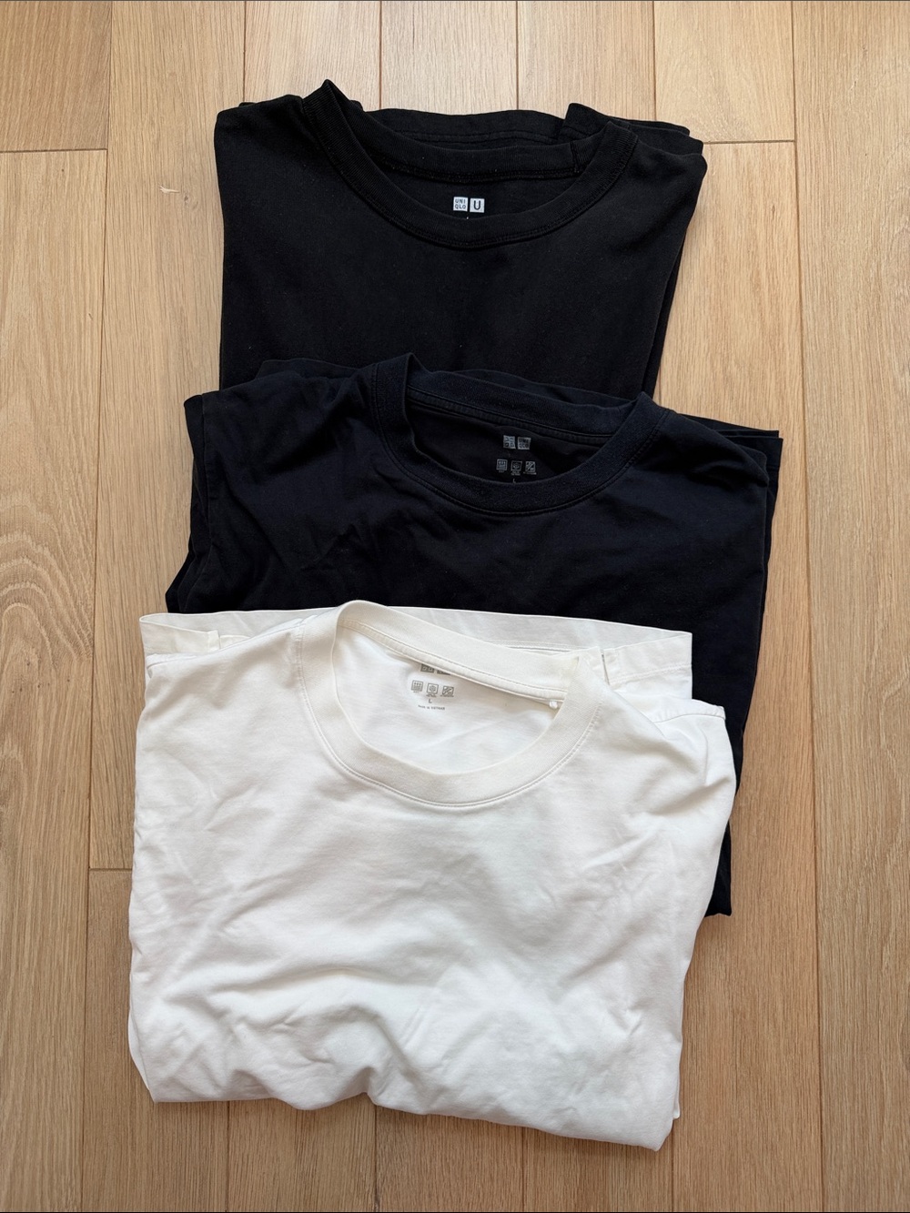 UNIQLO Men's Crew Neck Bundle - LARGE
